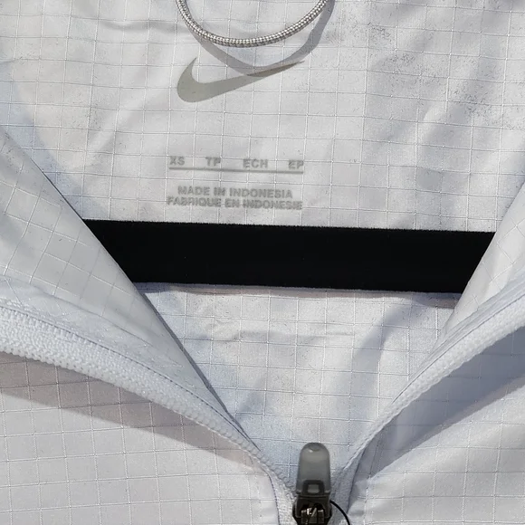 NWT Nike windbreaker jacket size XS - Picture 3 of 4